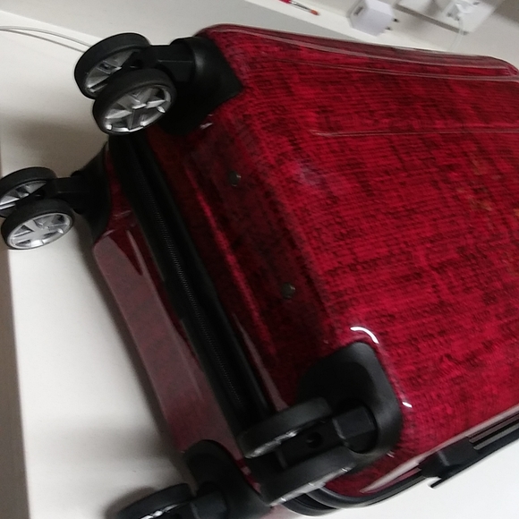 Planet Traveler USA Smart Tech Case Hardside Spinner Carry-on, Red, One Size - Picture 13 of 16